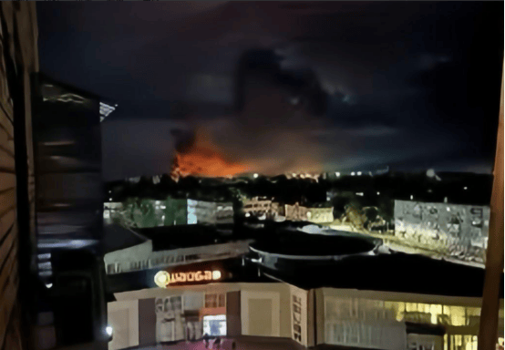 皇冠信用网申请_乌军总司令下令从库尔斯克州撤军皇冠信用网申请,莫斯科遭无人机袭击