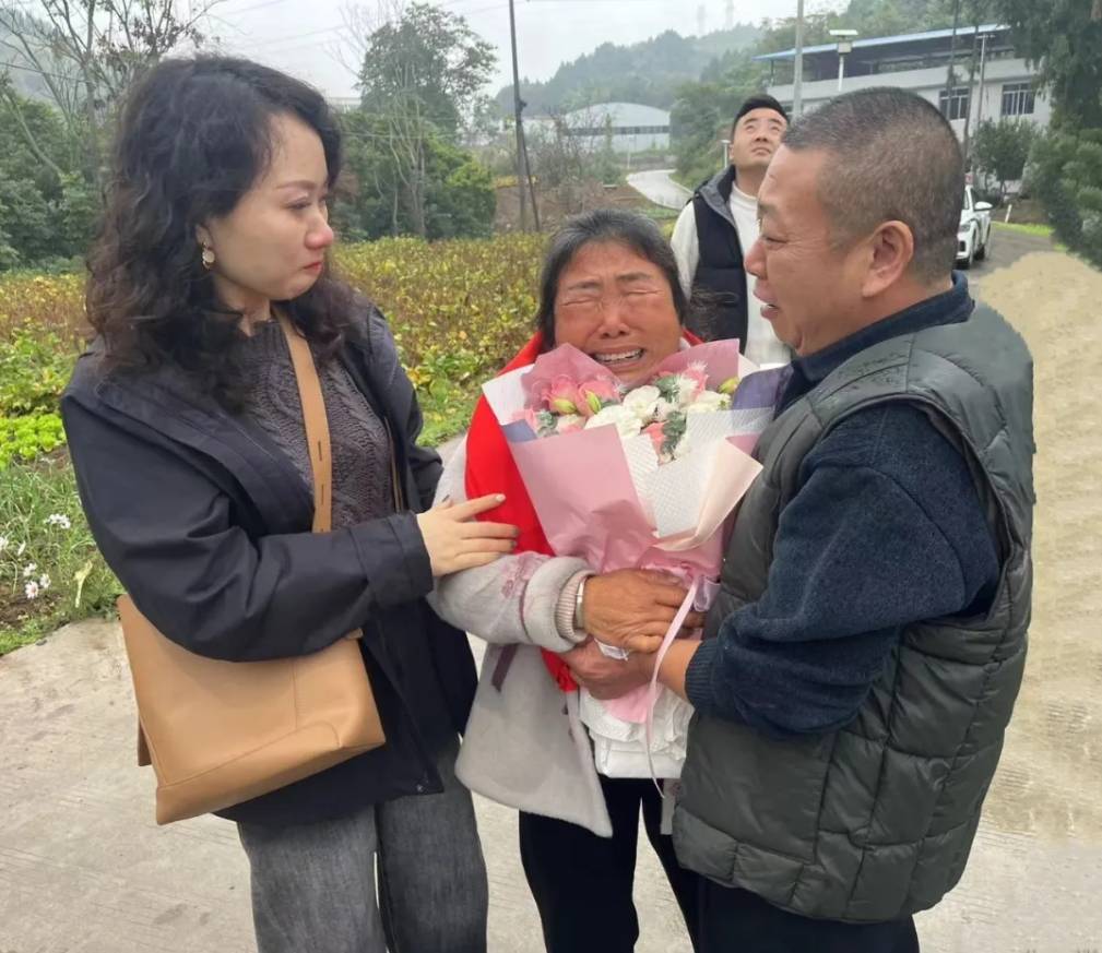 皇冠体育App下载_四川三台一女子8岁时被舅舅拐卖皇冠体育App下载,44年后与亲人团聚