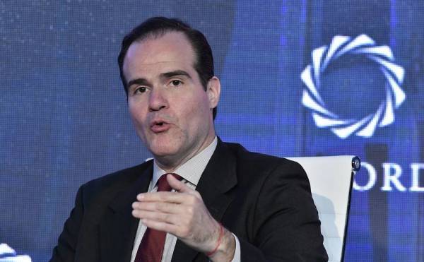 皇冠信用需要押金吗_破防了?特朗普顾问扬言应对经过钱凯港货物征60%关税皇冠信用需要押金吗,“以示警告”