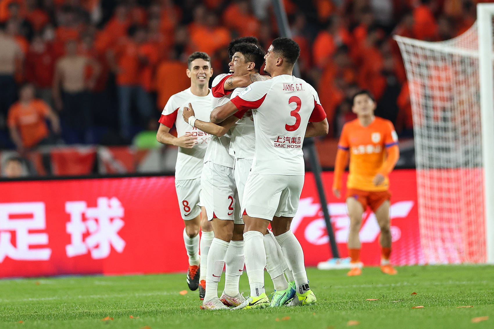 皇冠信用平台出租出售_双冠王皇冠信用平台出租出售!足协杯-李帅王振澳破门 海港3-1泰山首度夺冠