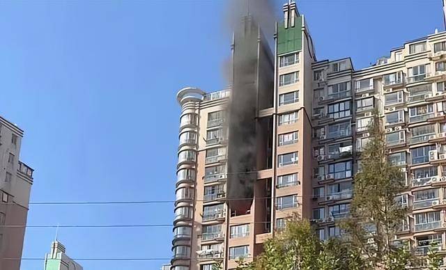 皇冠登一登二登三区别_上海15层住宅突发大火!窗框烧至掉落皇冠登一登二登三区别,周边交通管制,官方最新通报