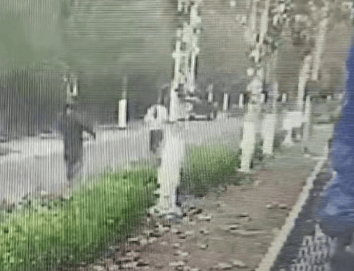 怎么开皇冠信用盘会员_男子露下体尾随十几岁女孩怎么开皇冠信用盘会员,已被警方抓获