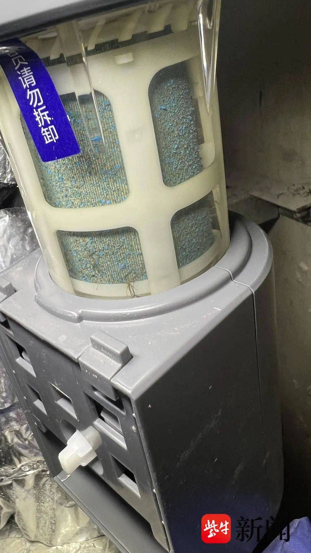 皇冠信用网去哪里弄_一夜之间皇冠信用网去哪里弄,江苏南京一居民家中自来水竟流出“湖水蓝”