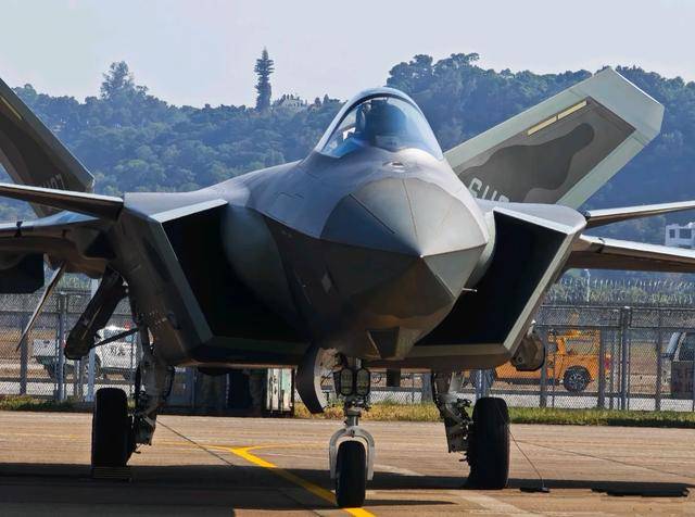 信用网皇冠申请注册_回国后态度大转变信用网皇冠申请注册,博格丹对中国战机由衷钦佩,歼20强大让人惊叹