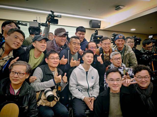 皇冠信用网出租_马英九开球皇冠信用网出租!马龙蒋澎龙在台北上演“双龙会”