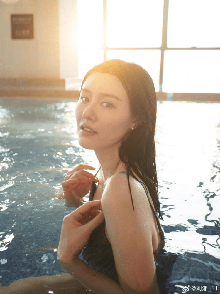 皇冠信用網怎么开通_刘湘回应擦边指责:游泳不穿泳衣皇冠信用網怎么开通,难道穿棉裤羽绒服吗?