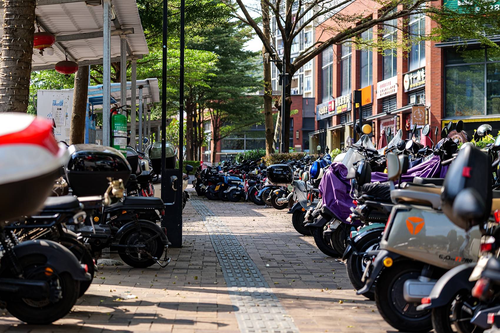 皇冠信用账号申请_广州“电鸡”新规限速15公里皇冠信用账号申请,外卖骑手称来不及送餐,业内人呼吁平台放宽配送时间