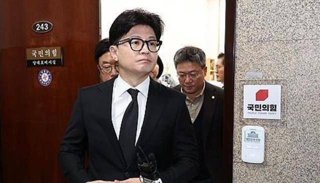 皇冠信用網在线申请_快讯!韩媒:尹锡悦道歉后皇冠信用網在线申请,韩国执政党党首和总理召开紧急会议