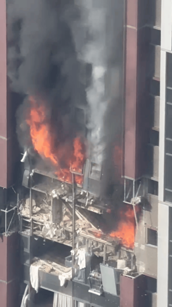 皇冠信用网在线注册_深圳湾一高端住宅发生爆炸皇冠信用网在线注册!目击者:有人和宠物狗从楼上坠落