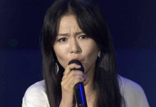 皇冠信用网怎么弄_原来是他娶了谭维维!被称为“不老男神”皇冠信用网怎么弄,曾在海拔5600米上求婚