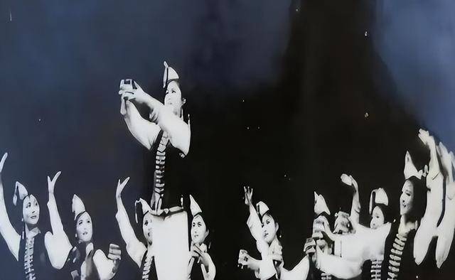 皇冠信用网代理_她是首个被执行死刑的女星皇冠信用网代理,曾红遍大江南北,枪毙前喊:这不公平