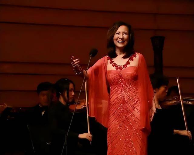 皇冠信用网登2代理_原来早已退出中国籍?被老外“玩腻就丢掉”的郑绪岚皇冠信用网登2代理,却回国捞金