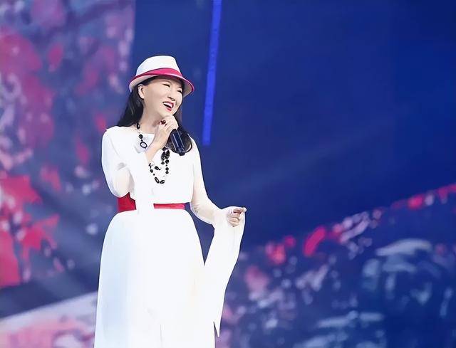 皇冠信用网登2代理_原来早已退出中国籍?被老外“玩腻就丢掉”的郑绪岚皇冠信用网登2代理,却回国捞金