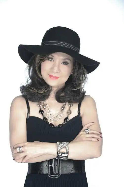 皇冠信用网登2代理_原来早已退出中国籍?被老外“玩腻就丢掉”的郑绪岚皇冠信用网登2代理,却回国捞金