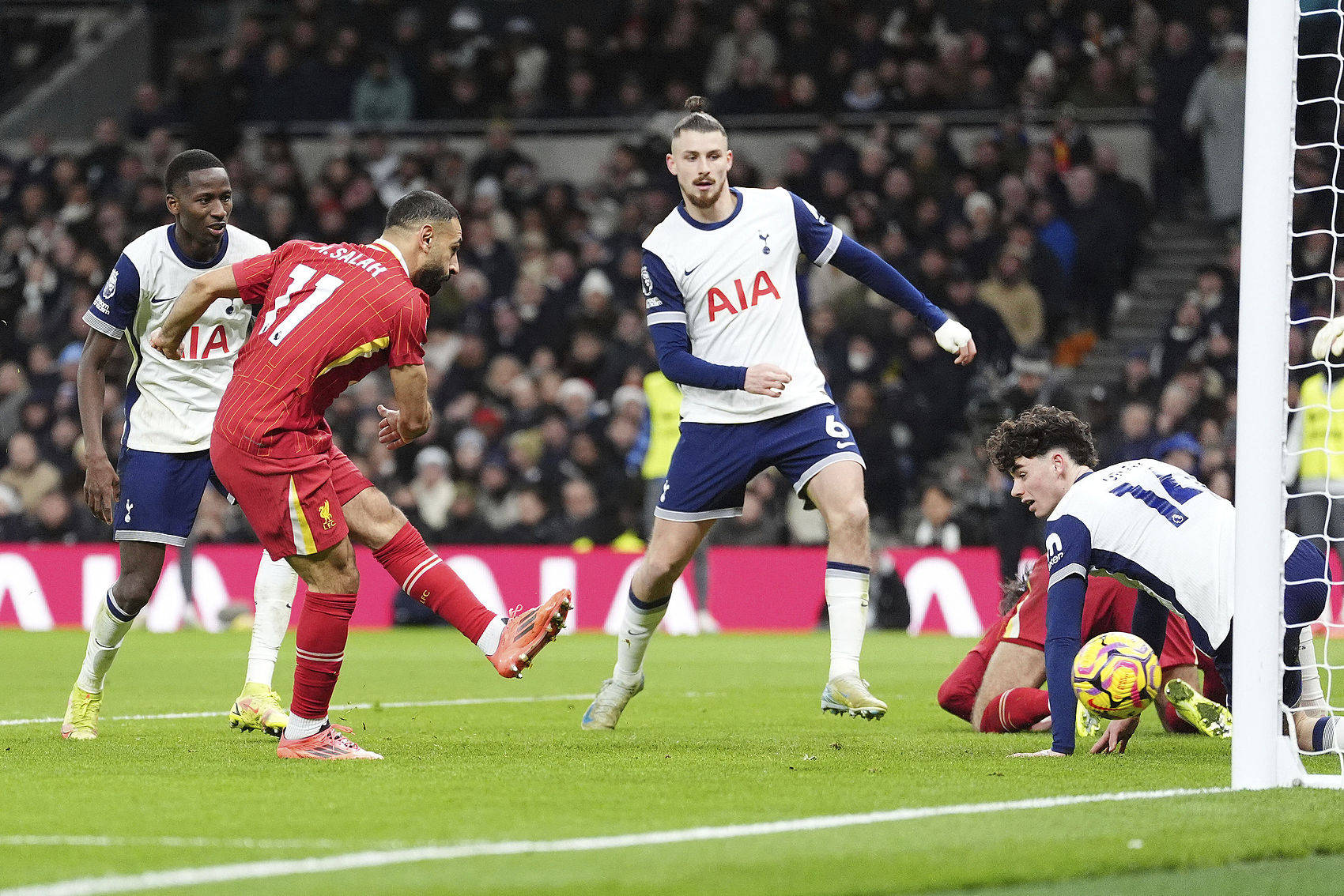 皇冠信用网登2代理_互捅局皇冠信用网登2代理!英超-萨拉赫2射2传 利物浦6-3热刺获圣诞冠军