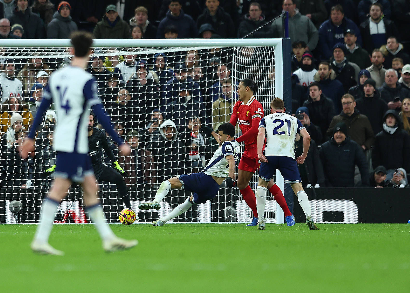 皇冠信用网登2代理_互捅局皇冠信用网登2代理!英超-萨拉赫2射2传 利物浦6-3热刺获圣诞冠军