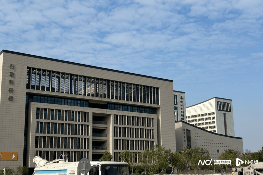 皇冠信用网代理注册_减少绕行超4公里皇冠信用网代理注册!深圳多位专家来到这条快速路……