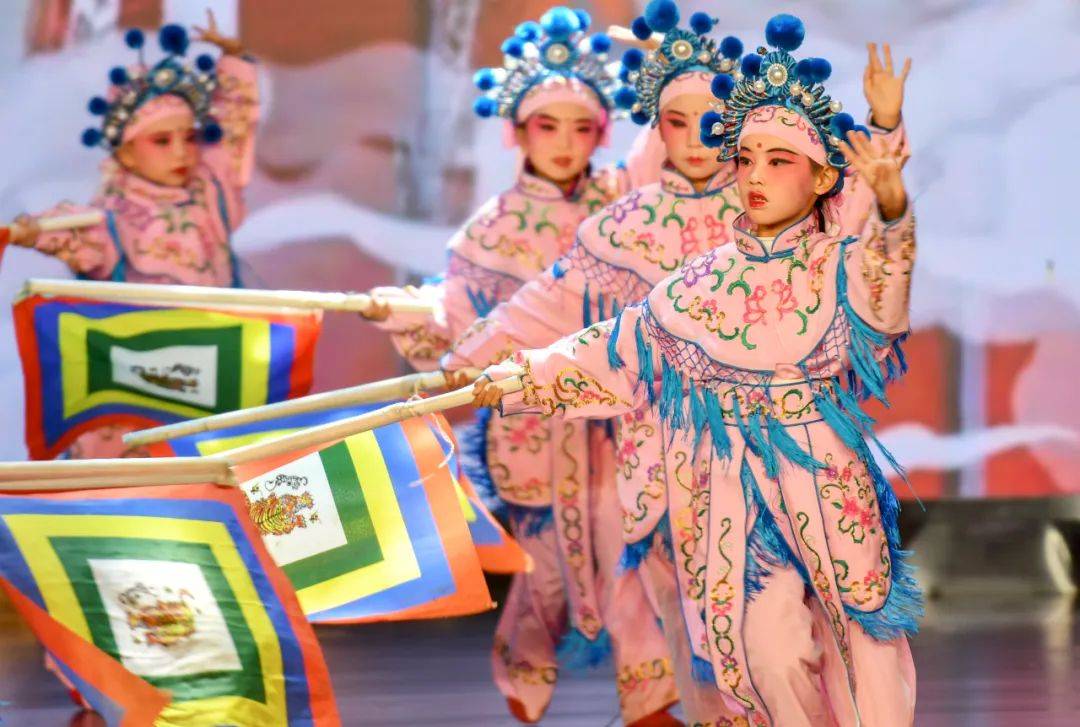 皇冠信用网哪里申请_云南省委常委、昆明市委书记、滇中新区党工委书记刘洪建:以铸牢中华民族共同体意识为主线皇冠信用网哪里申请,奋力书写民族团结进步事业的昆明答卷