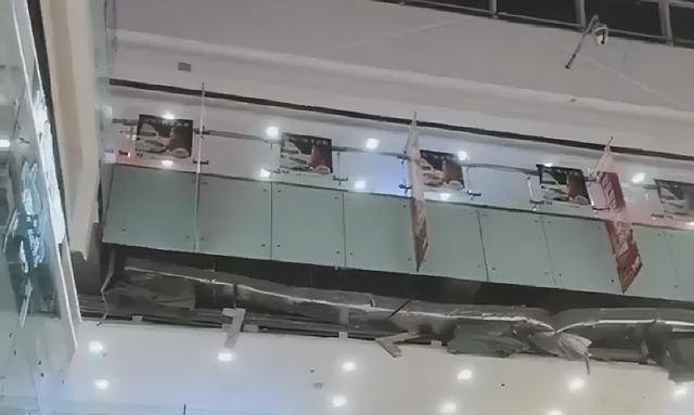 信用网皇冠申请注册_辽宁沈阳一万达广场二楼局部坍塌信用网皇冠申请注册?工作人员回应称“是正常施工”