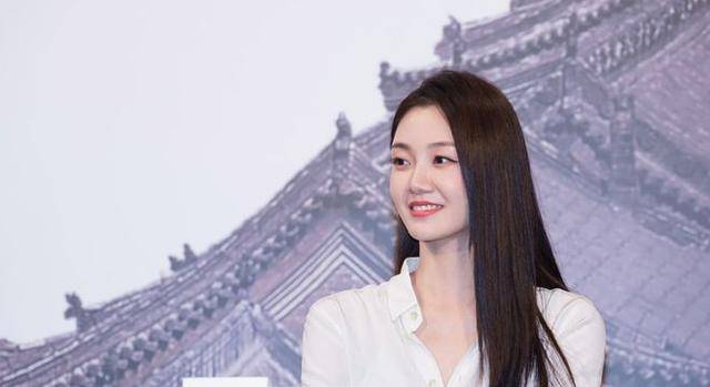 皇冠信用盘网址_冯小刚直言:她太能装了皇冠信用盘网址,永远都红不了,更别提拿奖了