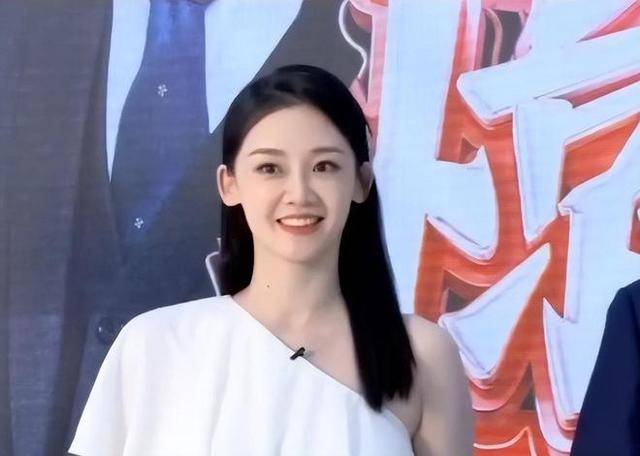 皇冠信用盘网址_冯小刚直言:她太能装了皇冠信用盘网址,永远都红不了,更别提拿奖了