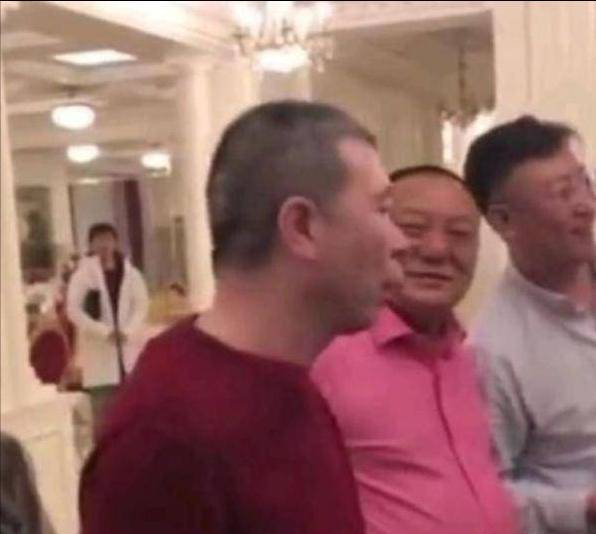 皇冠信用盘网址_冯小刚直言:她太能装了皇冠信用盘网址,永远都红不了,更别提拿奖了