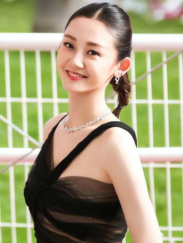 皇冠信用盘网址_冯小刚直言:她太能装了皇冠信用盘网址,永远都红不了,更别提拿奖了