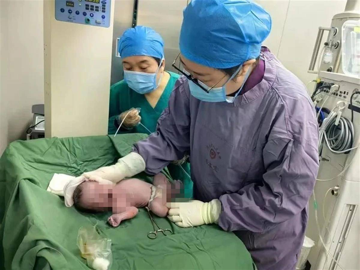 皇冠代理怎么拿_济南一位60岁孕妇产下男婴皇冠代理怎么拿,街道:系家中二孩,可申领育儿补贴