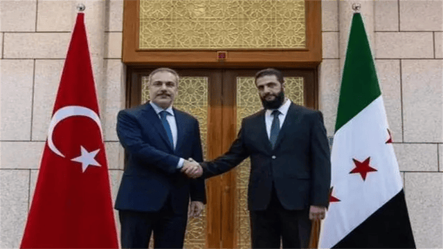 皇冠代理登录地址_叙利亚新政权皇冠代理登录地址,全面倒向美国,土耳其一夜间筹码全失