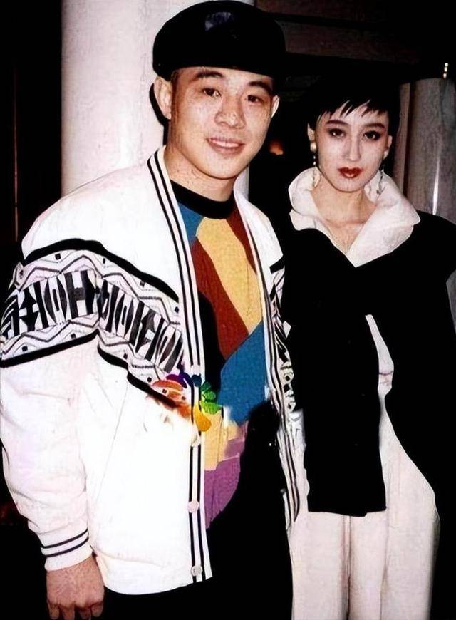 皇冠足球注册_利智算不算顶级大美人皇冠足球注册?看看她和关之琳、翁虹的合照就知道了