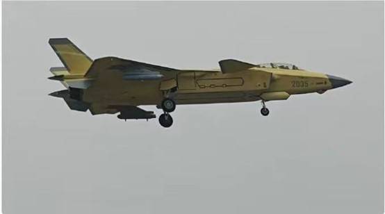 皇冠信用最新地址_一周军评:中国新机井喷皇冠信用最新地址,“美国正获得全面后发优势”