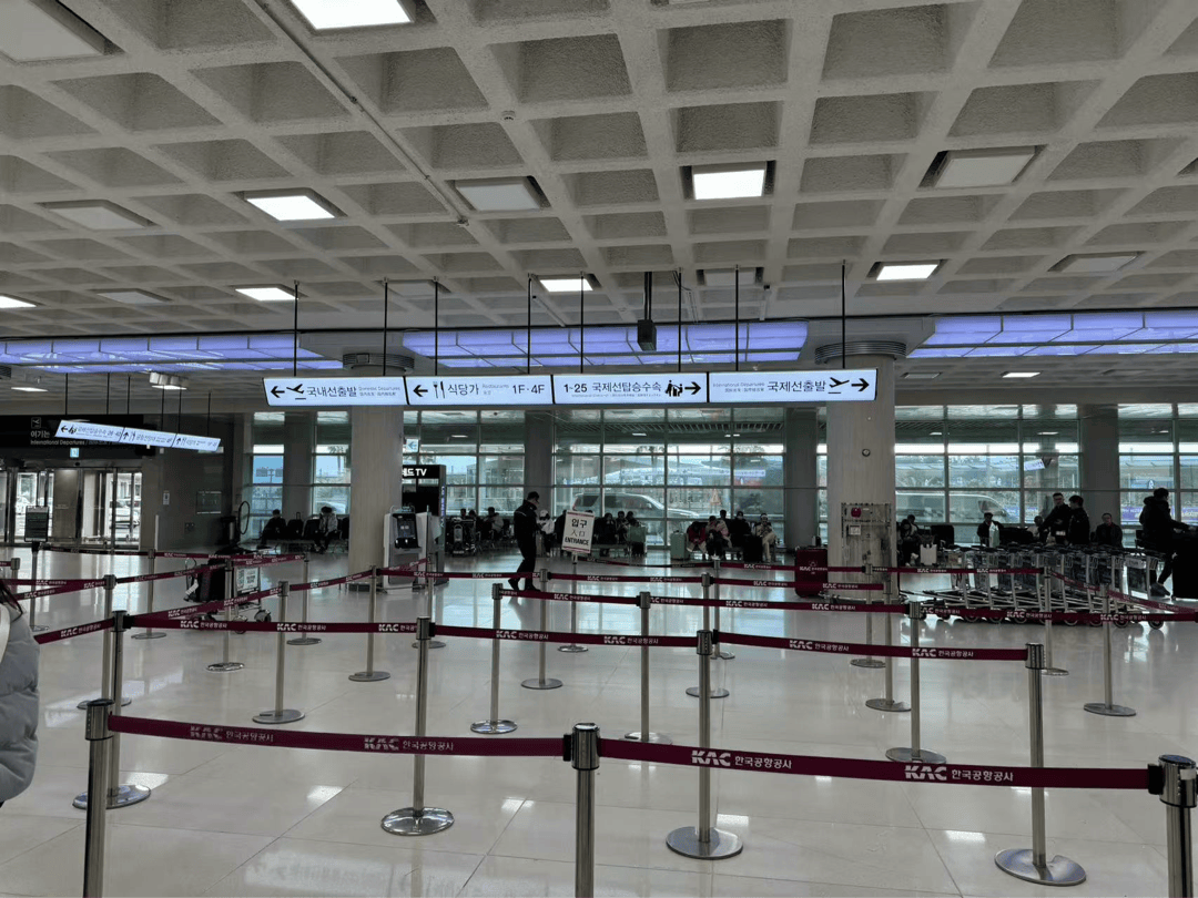 皇冠信用最新地址_韩国失事客机原计划今天飞往北京!候机中国乘客:心情沉重皇冠信用最新地址,考虑坐船回国……