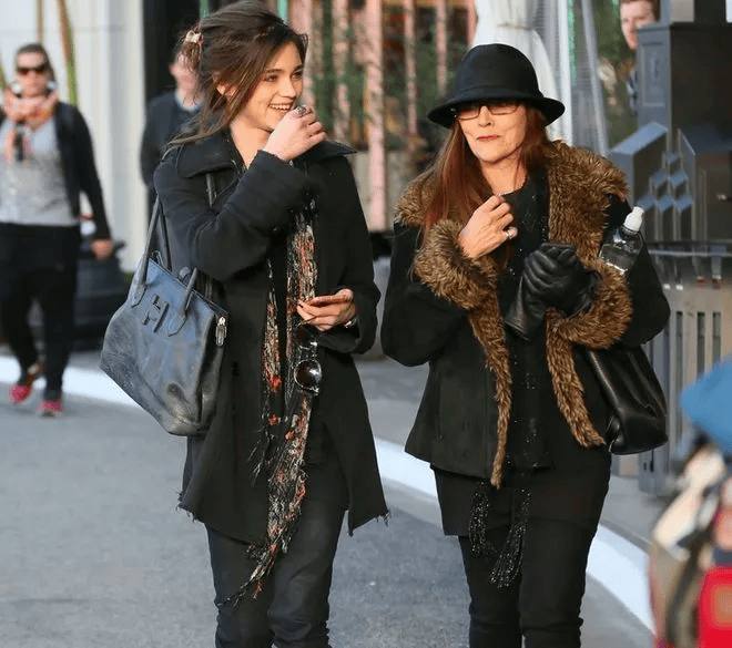 皇冠信用开户_突传消息!著名女演员在家中去世皇冠信用开户,她是这个经典角色的“最美”版本...