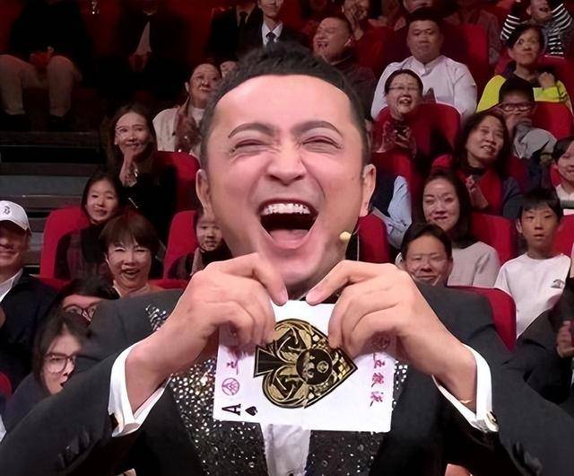 皇冠信用网正版_尼格买提:事业不顺皇冠信用网正版,婚姻崩溃后,母亲又身患重病,人生将如何?