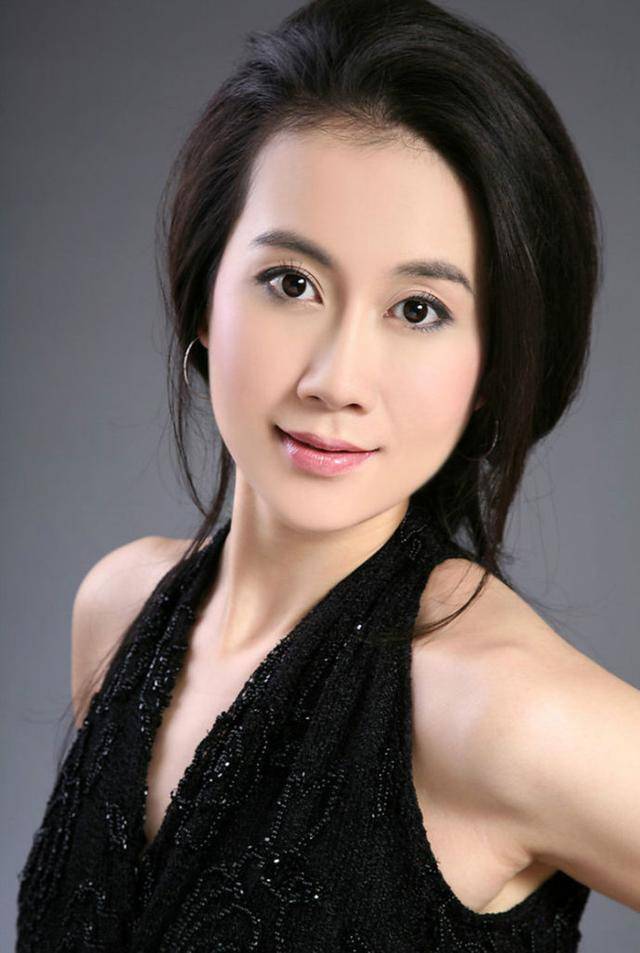 皇冠集团_著名演员温峥嵘:长得漂亮戏也好皇冠集团,为人低调不张扬,追求平淡生活