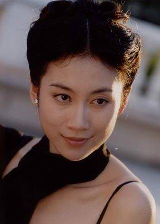 皇冠集团_著名演员温峥嵘:长得漂亮戏也好皇冠集团,为人低调不张扬,追求平淡生活