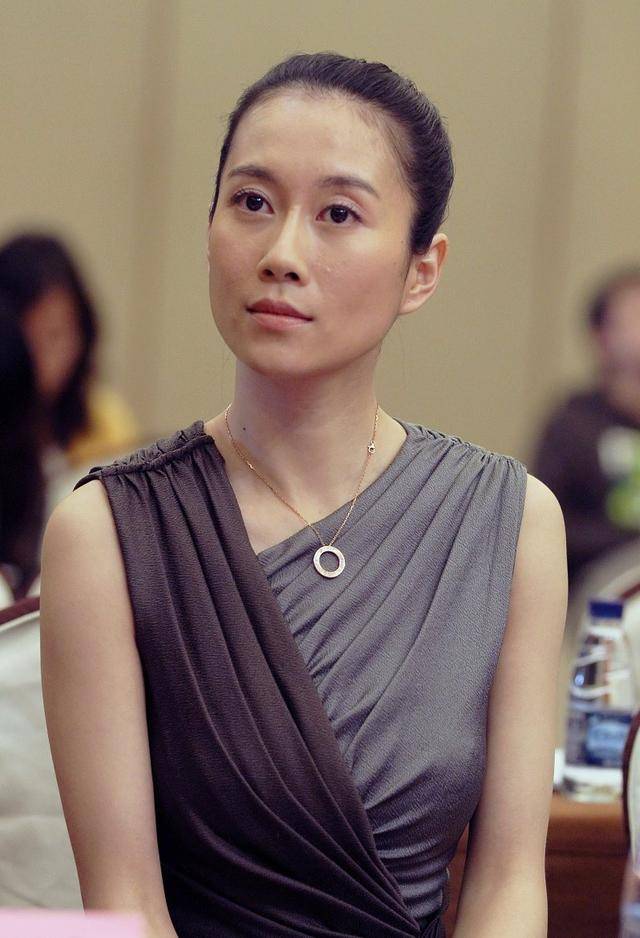 皇冠集团_著名演员温峥嵘:长得漂亮戏也好皇冠集团,为人低调不张扬,追求平淡生活