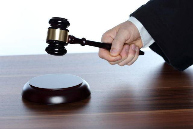 皇冠比分网址_兄弟长期关系不和时常发生口角矛盾皇冠比分网址,77岁哥哥心生怨恨追打弟弟致死被判无期徒刑