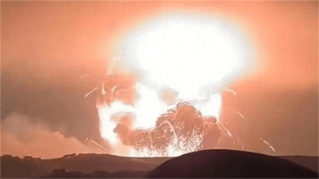 皇冠比分网址_巨大蘑菇云直冲云霄皇冠比分网址,60米宽山体被炸平,叙利亚核辐射量骤增