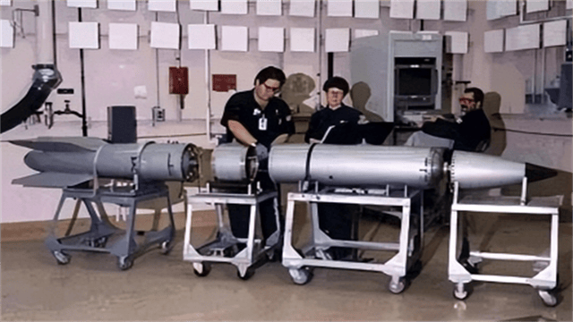 皇冠比分网址_巨大蘑菇云直冲云霄皇冠比分网址,60米宽山体被炸平,叙利亚核辐射量骤增