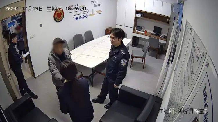 皇冠比分网址_上海夫妻急匆匆低价卖掉一套房皇冠比分网址,背后真相竟是…太后怕了