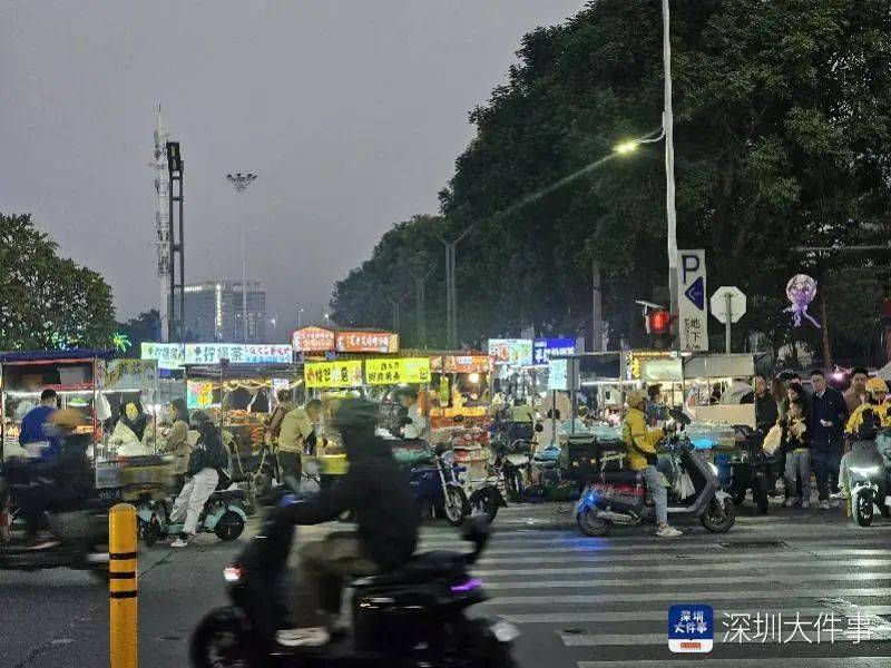 ag.hg0088皇冠_深圳一商圈50米40多个摊位ag.hg0088皇冠,还摆上机动车道!街道办:清理整治劝导