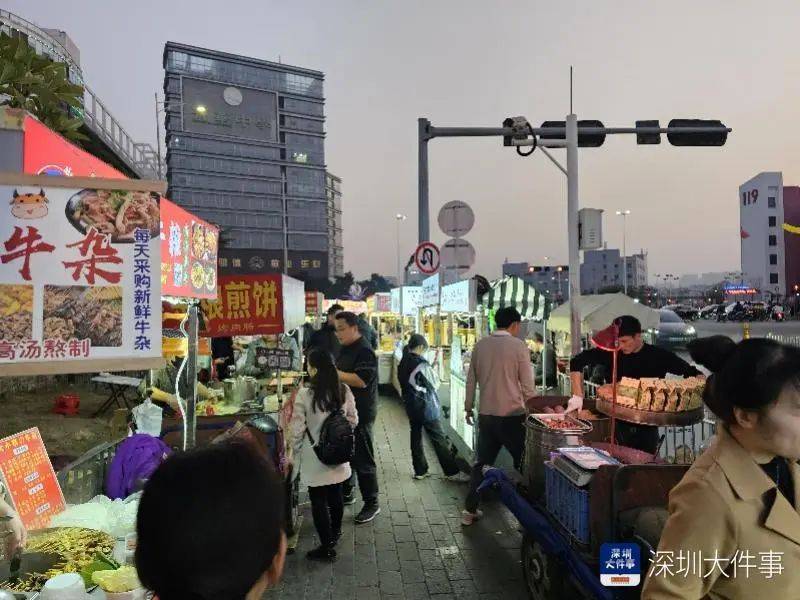 ag.hg0088皇冠_深圳一商圈50米40多个摊位ag.hg0088皇冠,还摆上机动车道!街道办:清理整治劝导