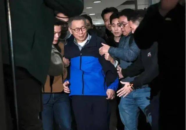 ag.hg0088皇冠_柯文哲再次“绝处逢生”后ag.hg0088皇冠,岛内最新民调出炉,赖清德支持率惊人