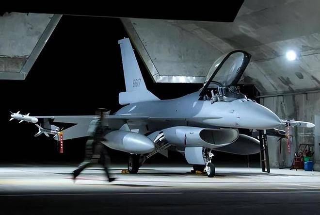 皇冠体育_一颗子弹都别想进台湾!美国大批军火马上到皇冠体育,大陆将台岛“围成铁桶”