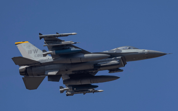 皇冠体育_一颗子弹都别想进台湾!美国大批军火马上到皇冠体育,大陆将台岛“围成铁桶”