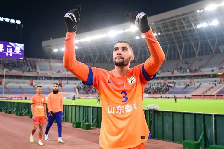 皇冠足球平台_鲁媒：崔康熙将带领泰山队冬训皇冠足球平台，贾德松、马塞尔大概率离队