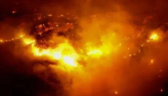 皇冠信用网申请条件_豪宅被毁、大量豪车被弃!多人死亡皇冠信用网申请条件,数万人紧急逃离……此地遭遇史上最具破坏性火灾