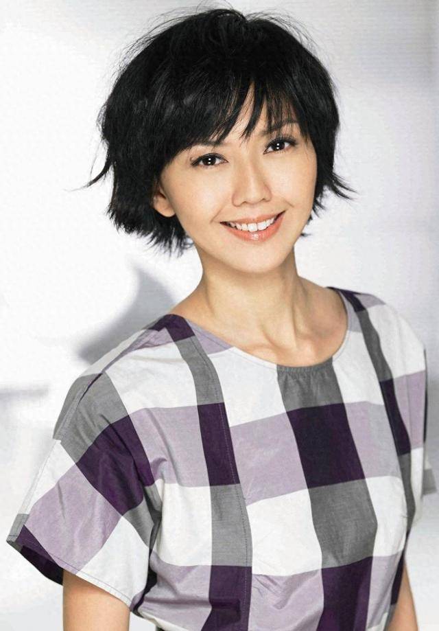 皇冠体育开户_著名歌手孙燕姿:嫁普通丈夫皇冠体育开户,婚后连生二胎,一家四口其乐融融