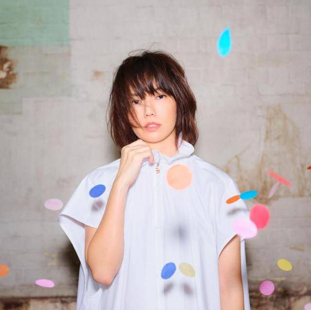 皇冠体育开户_著名歌手孙燕姿:嫁普通丈夫皇冠体育开户,婚后连生二胎,一家四口其乐融融